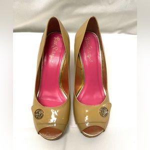 Lily Pulitzer Patent Leather Khaki Tan Wedge Heels Size 7M